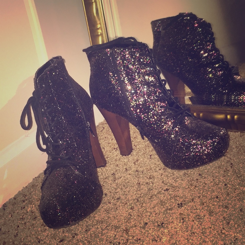 Sparkle booties from BELKS